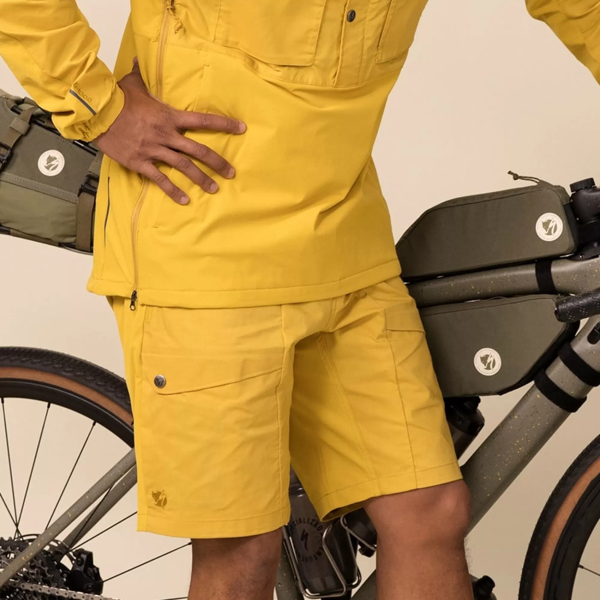 Shorts*MEN Fjallraven S/F Rider's Hybrid Shorts M Ochre